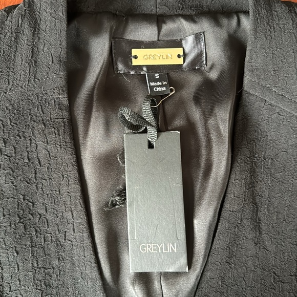 Greylin woman's blazer. - Picture 3 of 3
